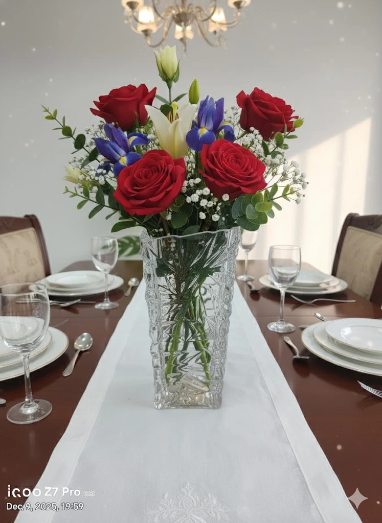 Heavy  Heamend Design Glass Vase